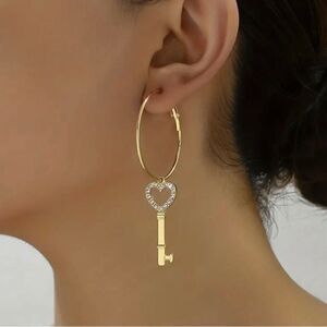 🔐 NEW love lock & key hoop dangle earrings 🔐